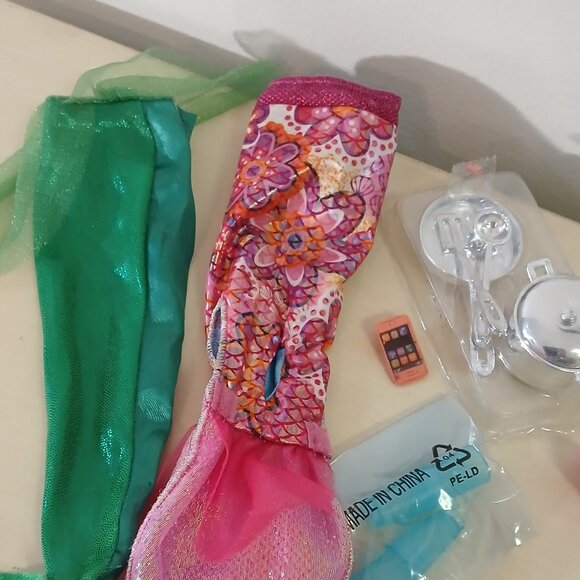 Assorted Barbie clothes and accessories - 20 pieces - Picture 4 of 8